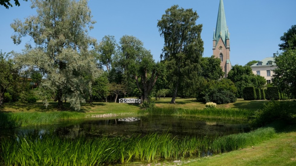 Det är dags att Linköpings kommun initierar ett planarbete som syftar till att parken blir allmän plats, skriver debattartikelns undertecknade. 