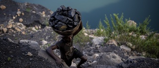 Han räddas av kolet – som förstör planeten