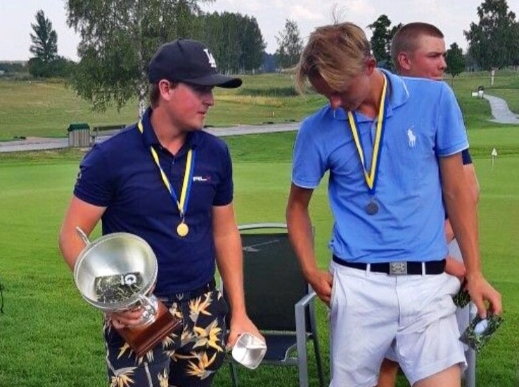 Storebrokillen Rasmus Rosin, till vänster, var med i Landeryds silverlag i SM i golf. 