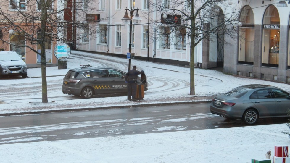 Redan under onsdagen letade polisen efter något i centrala Västervik. 