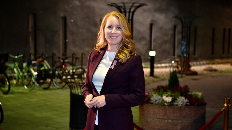 Centerpartiets partiledare Annie Lööf (C) har inte covid-19.