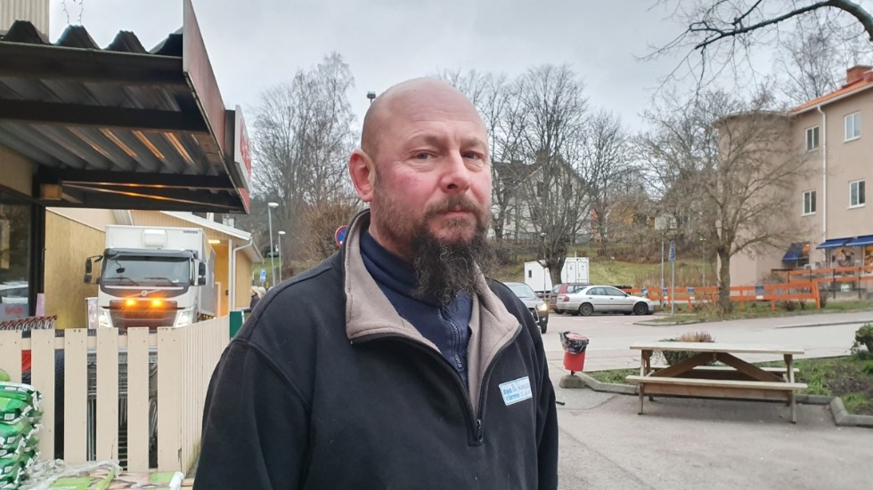Elektrikern Stefan Karlsson, 57, kommer vaccinera sig när han får möjlighet. "Jag träffar mycket folk i jobbet och man kan ju bära på viruset utan att veta om det". Han är inte själv i någon riskgrupp och menar att det är upp till var och en om man vill vaccinera sig.