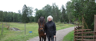 Märtha är både IVA-sköterska och hästterapeut