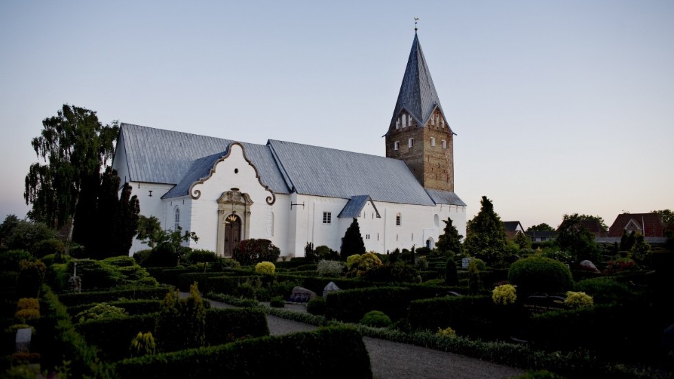 Møgeltønder kyrka i Danmark. Bilden har ingen koppling till artikeln.
