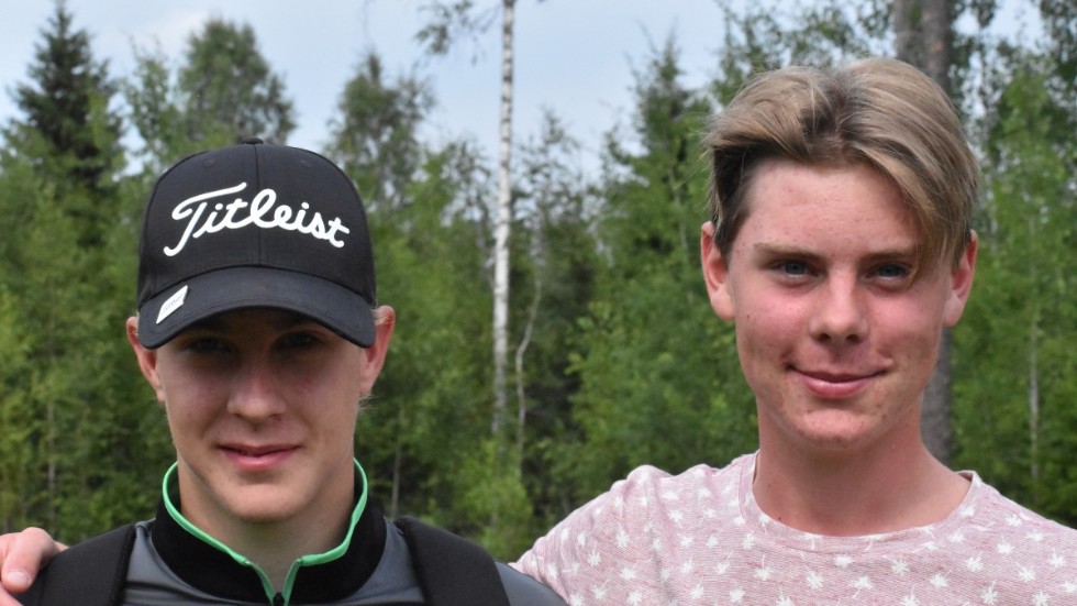 Elliot Kronstrand och Daniel Helge började spela innebandy i Vimmerby som sexåringar. Nu får de klara sig utan varandra, då innebandygymnasium väntar för dem i två olika städer. 
