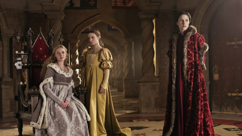 Rebecca Ferguson spelar Elizabeth Woodville som får sitta på tronen ett tag under sitt äktenskap med Edward IV. Serien "The White Queen" är ligger på HBO Nordic.