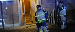 Lägenhet ventilerades efter brand i flerfamiljshus