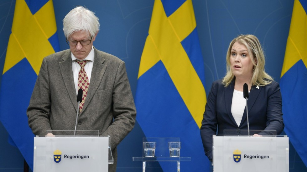 Johan Carlson, generaldirektör, och socialministern Lena Hallengren deltar bland annat på presskonferensen. 
