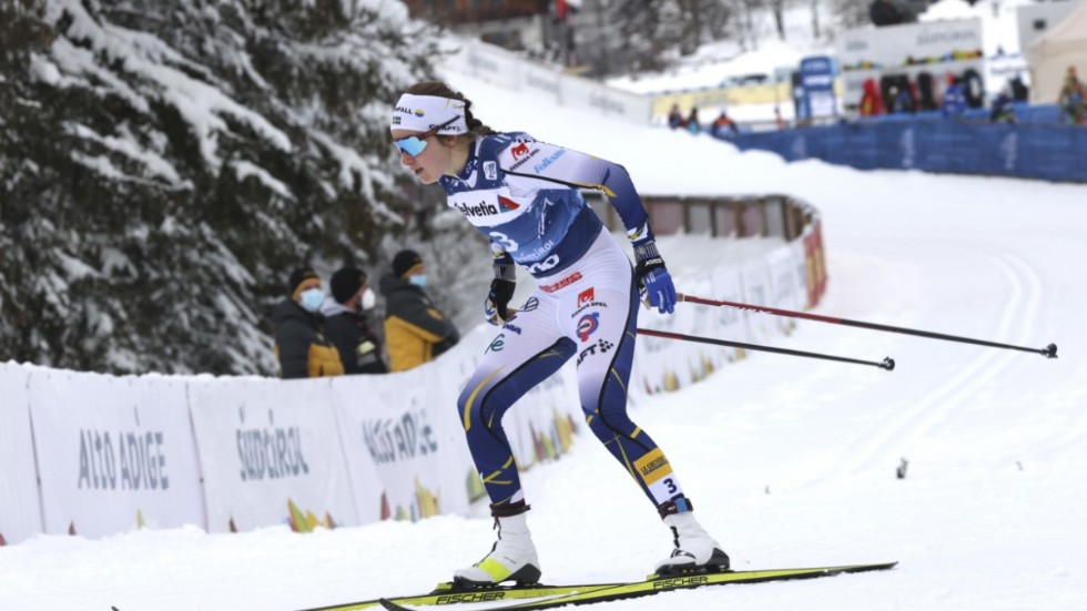 Ebba Andersson under en tidigare etapp i Tour de Ski.