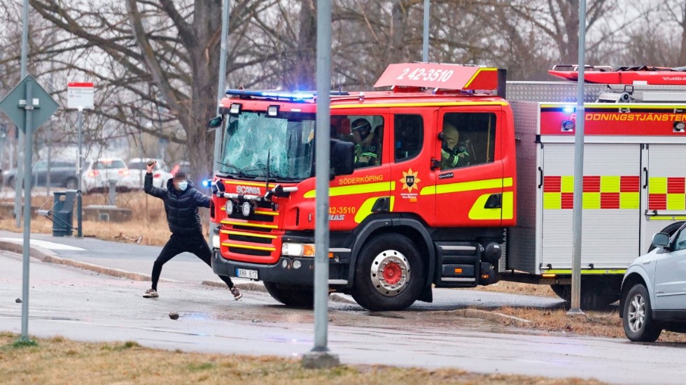 En bild från upploppen i Navestad i Norrköping under påsken 2022.