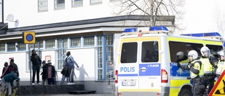 En häktad för upploppen i Rinkeby