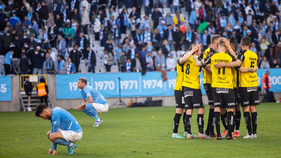 Häckenspelarna jublar efter segern mot Malmö FF.