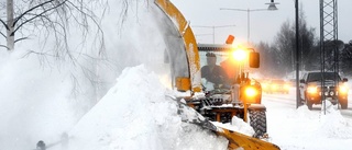 Utsikt som döljs av snöhögar       