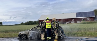 Föraren om bilbranden: Slog på fläkten – då fattade bilen eld