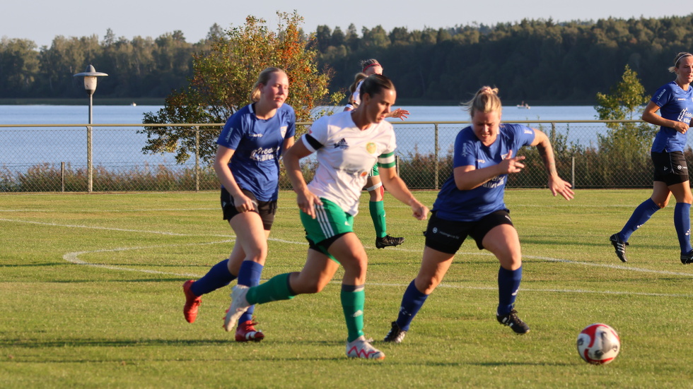 Förändring. Ja, nästa år införs en ny division i den lokala fotbollen då det även blir division fem på damsidan. 