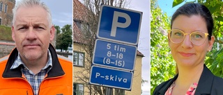 Svårt hitta p-plats för boende i Vadstena – så svarar kommunen
