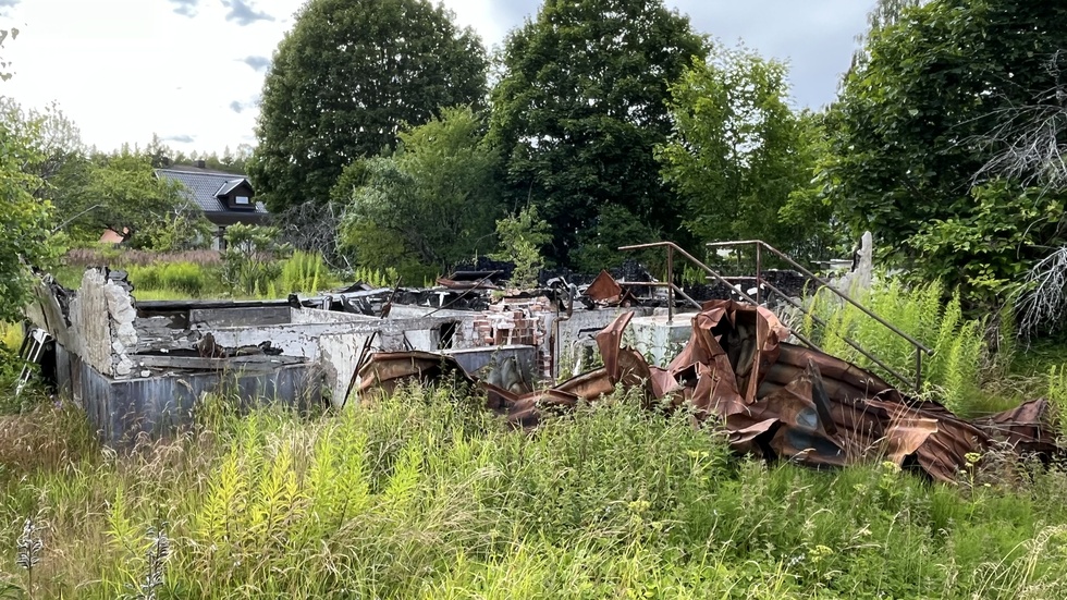 Rivningslov har beviljats för det nedbrunna huset på Källgatan i Hultsfred.