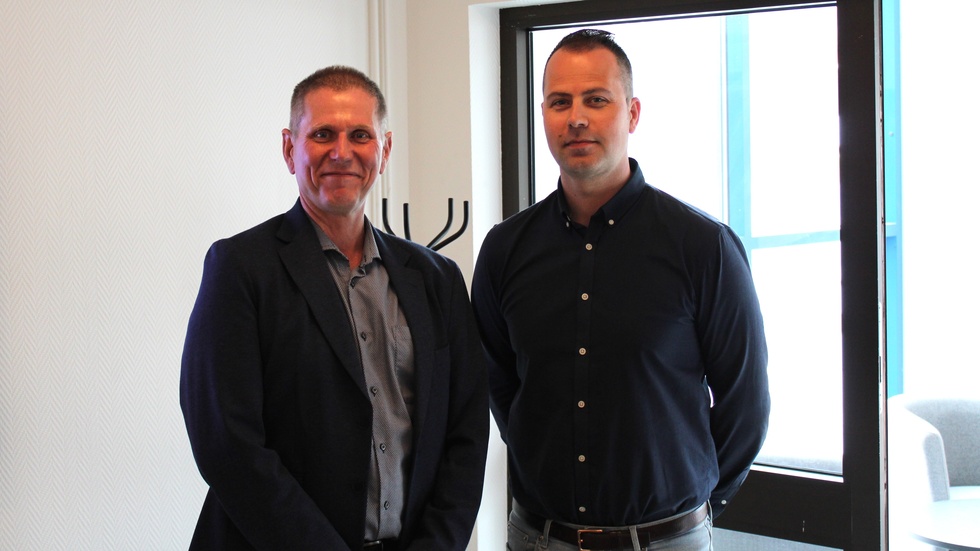 Rickard Arrhenius (t.h) är ny platschef på GDL i Vimmerby. Håkan Nyström (t.v) har fått ett utökat ansvar inom företaget och blir ny regionchef för region syd.