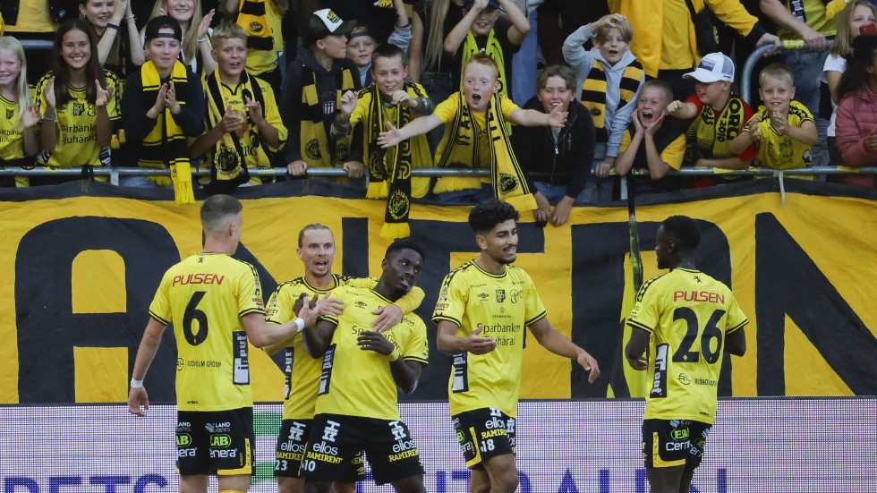 Elfsborg jublar efter Michael Baidoos (mitten) 2–0-mål.