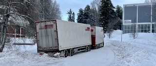Lastbil blockerade vägen till Furunäset 