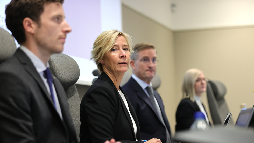 Domarna Viktor Wetterö, Andréa Erliden och Niklas Rundberg under en pressträff efter hovrättsdomen i Tovefallet.