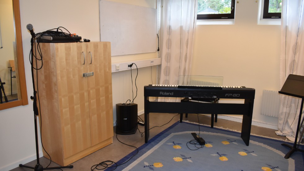 Eleverna vid Musikallinjen och Musikal - Produktion tillbringar mycket tid i studion där de också kan få privatlektioner. 
