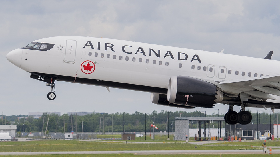 Ett Air Canada-plan lyfter från Montreals flygplats. Arkivbild.