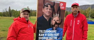 Vandalisering mot S valaffischer i Kiruna • Vädjar: "Visa lite civilkurage" • Hot mot demokratin