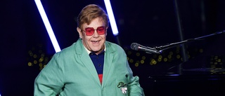 Även Elton John slutar twittra