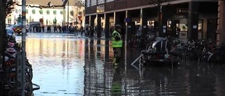 TV: Gata i centrala Uppsala svämmade över