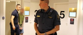 Eskilstunamördaren är Sveriges lataste fånge – har varnats över 200 gånger i år: "Kommer inte bli föremål för permission"