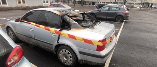 Bil totalförstördes i brand