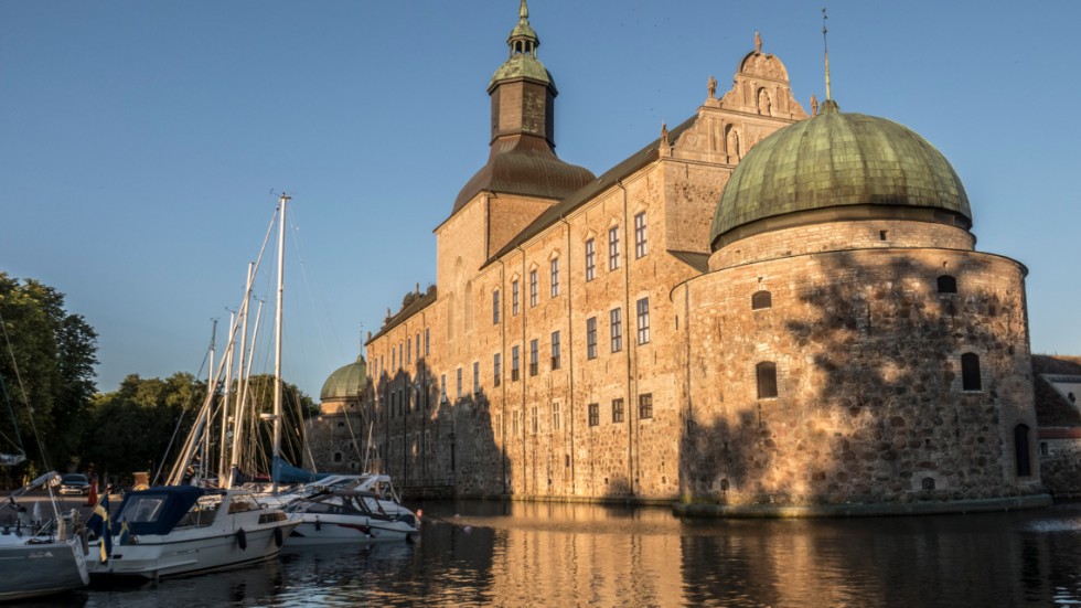 Vadstena. En av Sveriges mindre kommuner som bör skyddas från den nya centraliseringsvågen. 