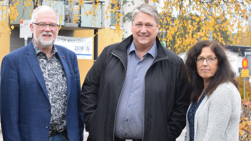 Sven-Inge Karlsson (C), Jonas Arpzell och Anna-Lena Svensson (S) är nöjda med beslutet som tog i kommunfullmäktige under måndagen.