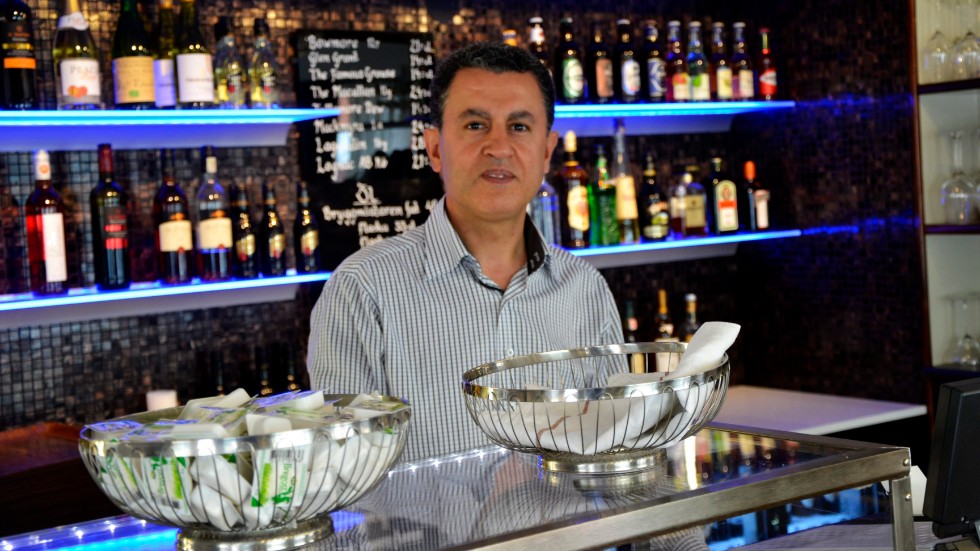 Simon Sauma, ägare av Frasses och Royal Bistro & Café, överväger att inte ens öppna Frasses för säsongen – om oron för coronavirusets spridning håller i sig.