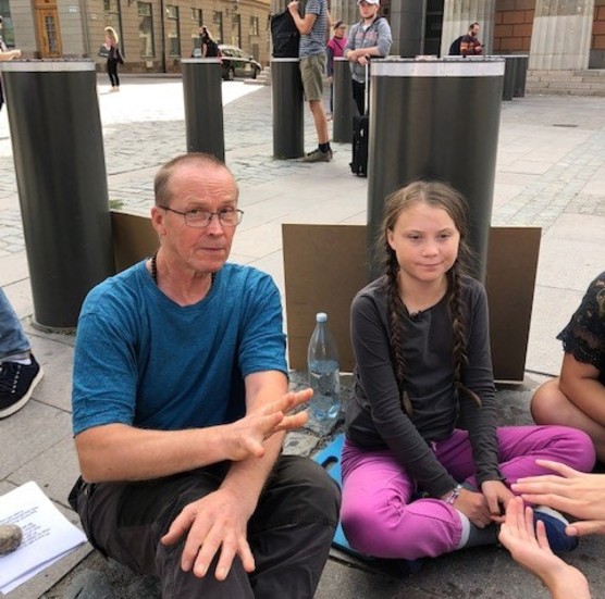 När Ingvar Edlund läste om Greta Thunbergs klimatstrejkande hösten 2018 gjorde han henne sällskap en hel vecka framför riksdagshuset i Stockholm.