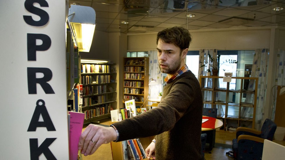 Joel Hedlund menar att närbiblioteket i Skäggetorp är viktigt för många.