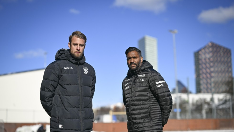 Tills vidare tar assisterande tränarna William Lundin (till vänster) och Alexander Tengryd över tränarposten i IFK Göteborg.