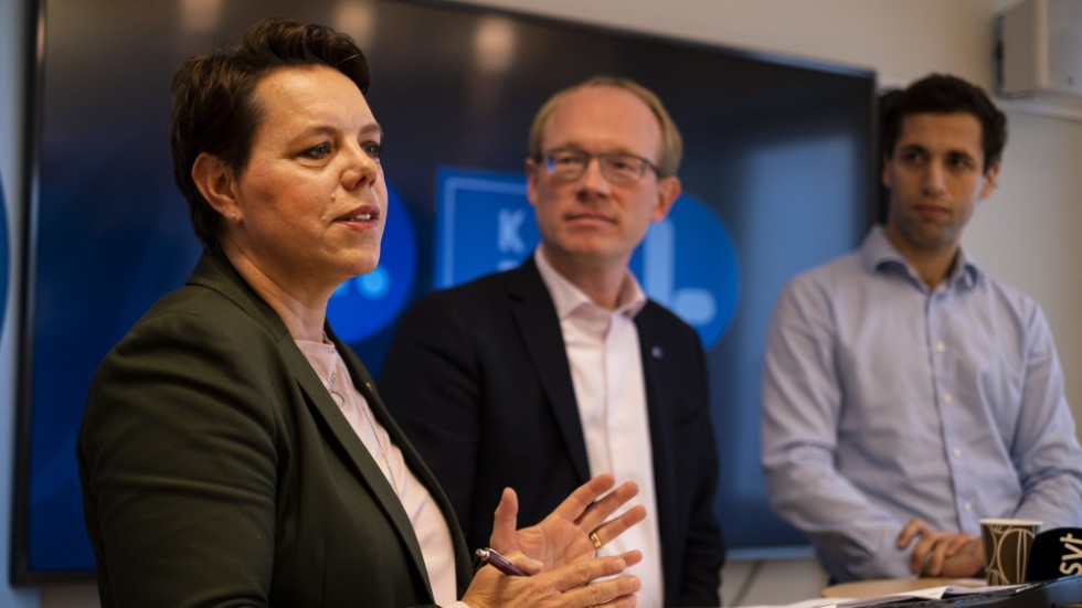 Marie Morell (M), Per Larsson (KD) och Alexander Höglund (L)  leder regionen tillsammans med SD och kritiseras på dagens debattsida. 