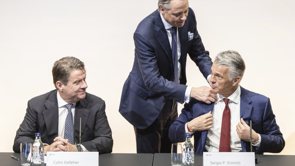 62-åringen Sergio Ermotti (till höger i bild) rekryteras som nygammal UBS-chef för att hantera förvärvet av Credit Suisse. Arkivbild