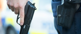 Polis sköt tre skott mot bil i Enköping – nu lägger åklagaren ner utredningen