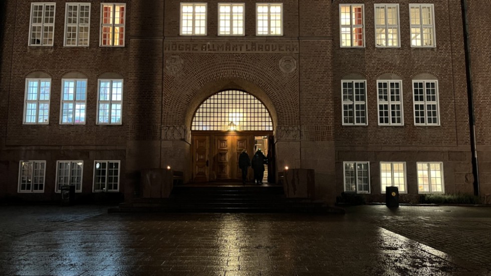 Katedralskolan är Linköpings äldsta gymnasieskola. Här går cirka 1 200 elever.