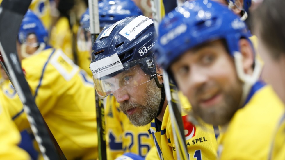 Peter Forsberg och Henrik Zetterberg, i förgrunden, under välgörenhetsmatchen "Game for Börje" i Gävle.
