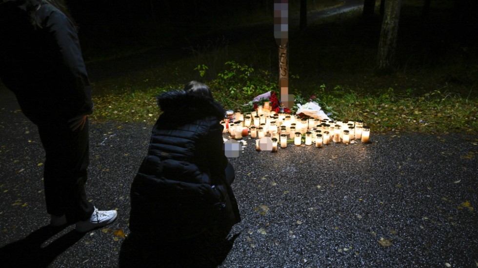 
Här en bild från en av alla de mordplatser i Sverige 2022 där ett barn sköts ihjäl; en 16-årig pojke hittades livlös på en cykelbana i Sandviken i slutet av oktober. Mycket möjligt mördades han av ett annat barn. 

