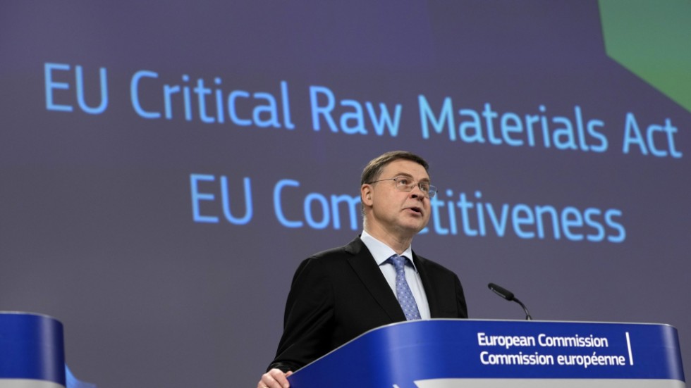EU:s finansansvarige exekutive vice ordförande Valdis Dombrovskis på presskonferens om konkurrenskraft i Bryssel.