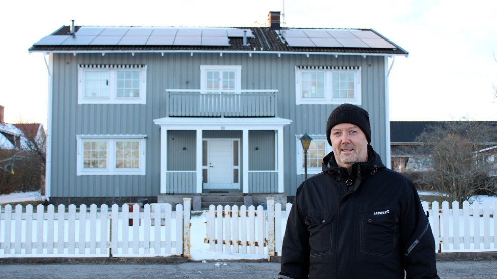 Patric Engqvist berättar att solcellerna ska kunna producera 20 000 kilowatt. "Det är nästan två tredjedelar av vår årsförbrukning."