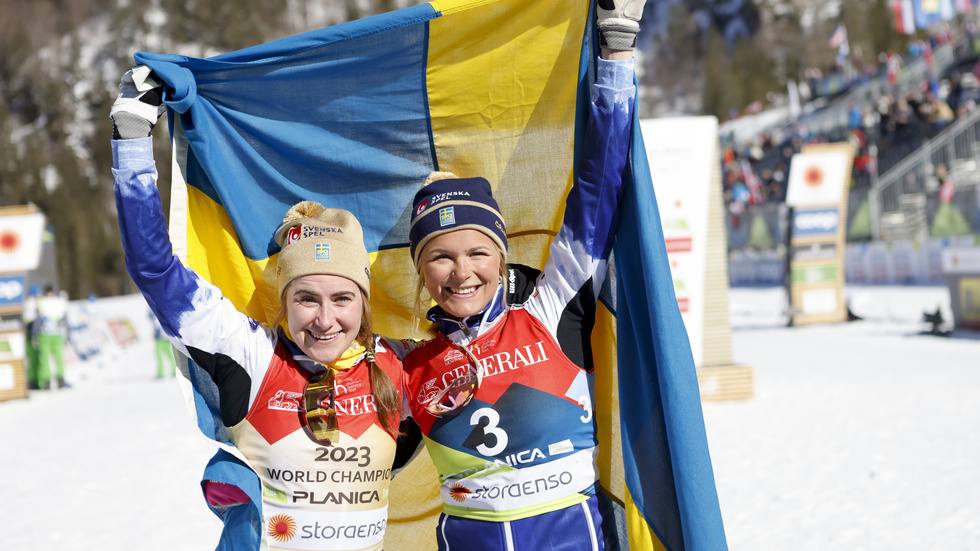 Ebba Andersson och Frida Karlsson är två åkare med potential att bli första svenska kvinna att ta hem den totala världscupen i längdskidor. Arkivbild.