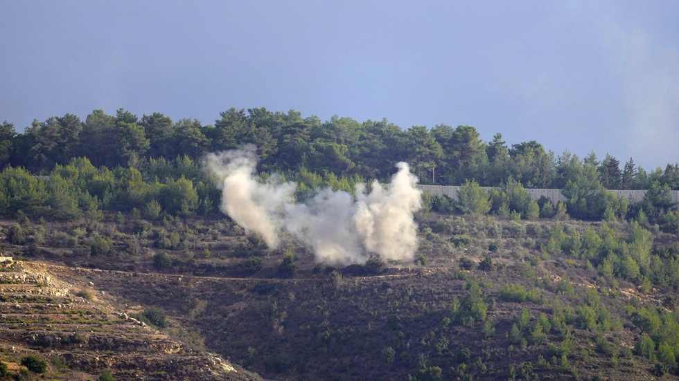 Rök efter beskjutning vid israelisk-libanesiska gränsen. Arkivbild.