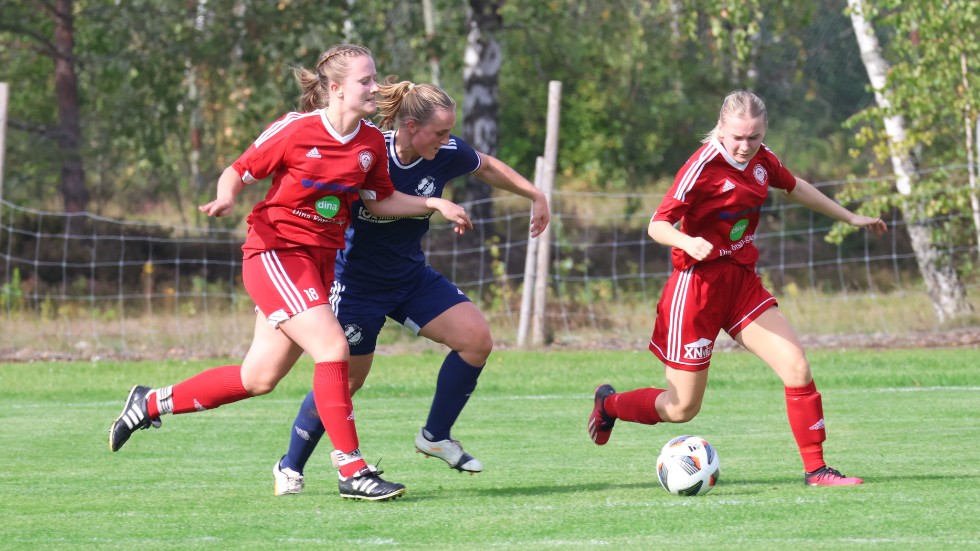 HM IS räddade en poäng genom att kvittera sent till 4-4 hemma mot Holsby B. Emma Sjökvist gjorde två av målen.