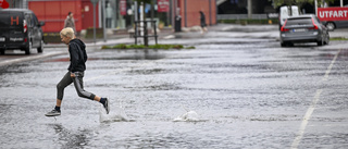Vattenkaos i Örebro – tresiffrigt antal översvämningslarm